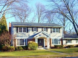 6 Brown Cir, Paramus, NJ 07652