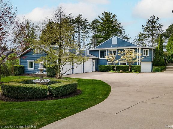 4th image of 900 Indianwood Rd
