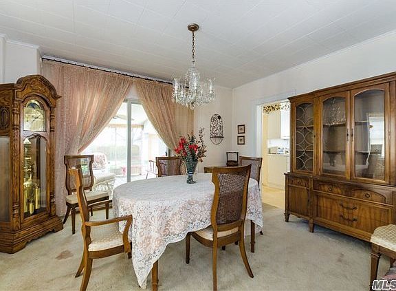 4th image of 457 Windsor Pl