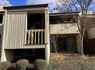 658 Coeur De Royale Dr APT D, Saint Louis, MO 63141