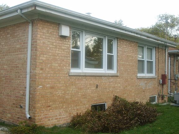 2nd image of 3347 W Crain St