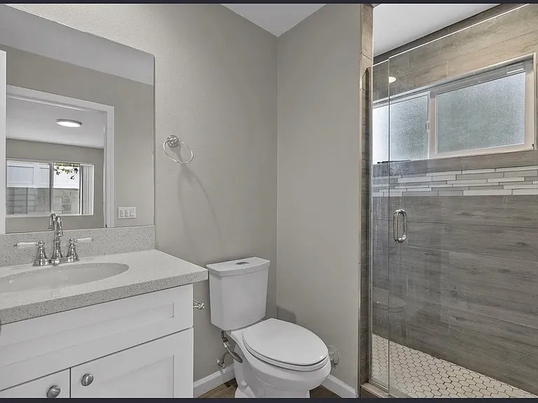 7540 Lindley Ave — Photo 5