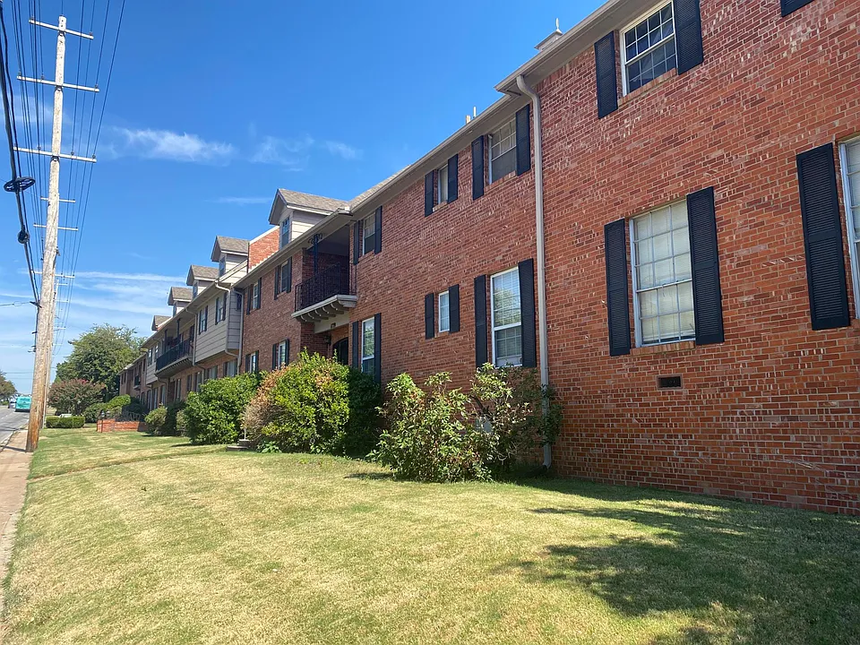 1737 S Peoria Ave #27