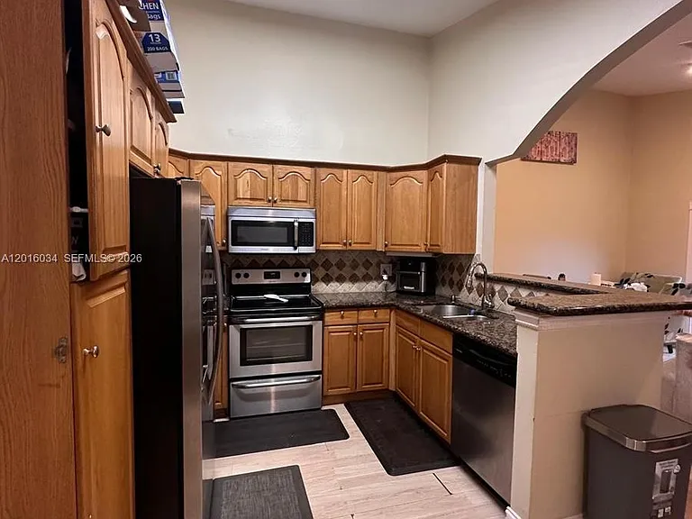 11143 Model Cir E — Photo 5