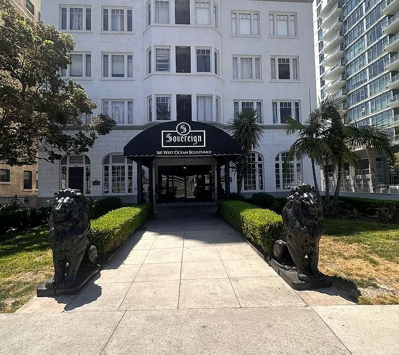360 W Ocean Blvd #701