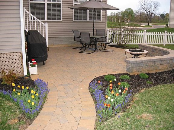 Paver patio w/ sitting wall and walkway