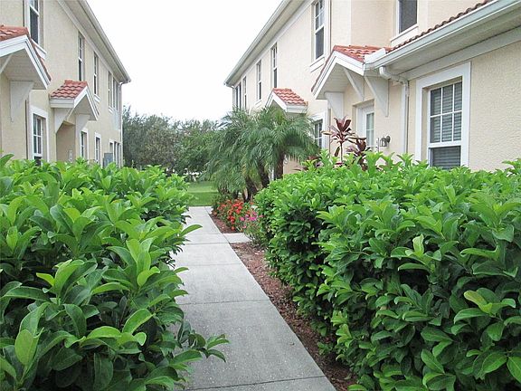 2nd image of 240 W End Dr Unit 1323