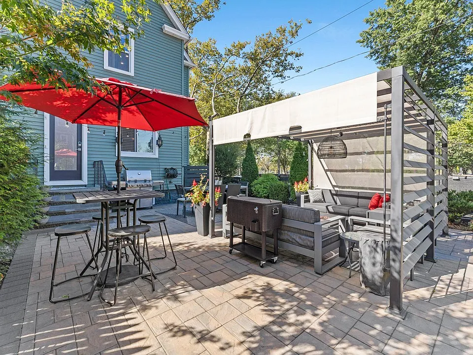 76 Condict St