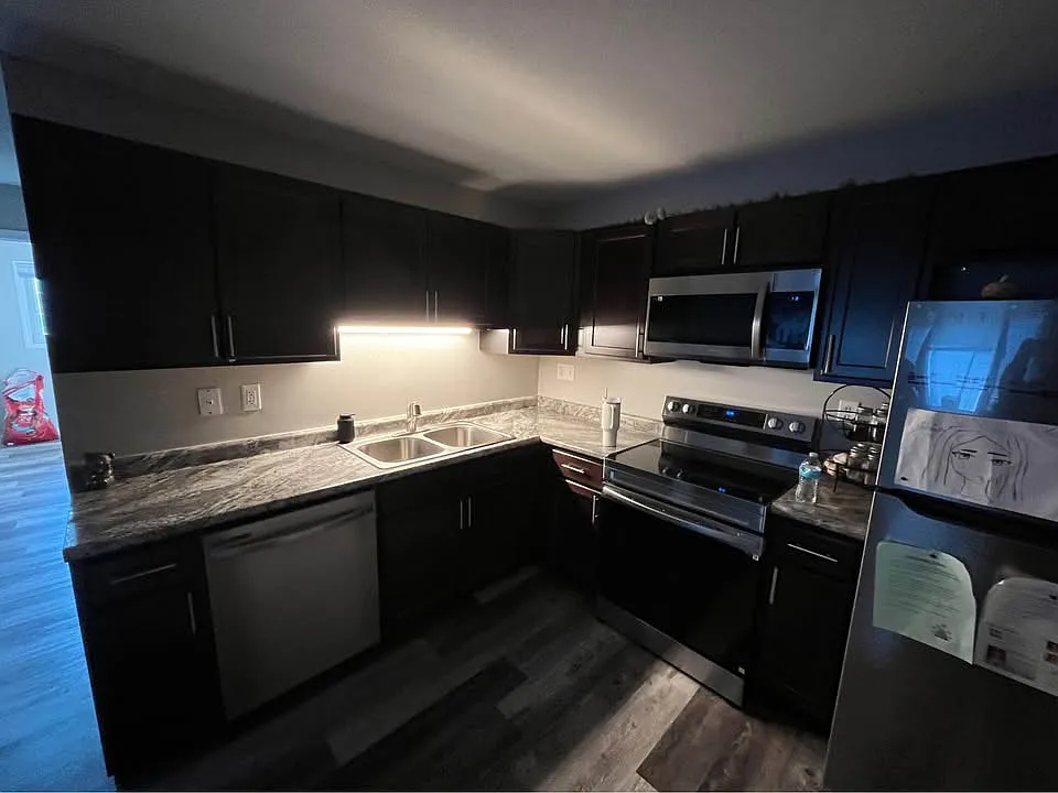 Building Photo - 404 Frances St #7