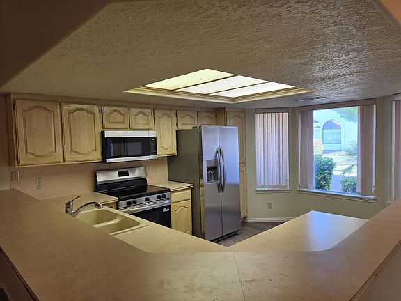 4th image of 275 S Valley View Dr APT 8