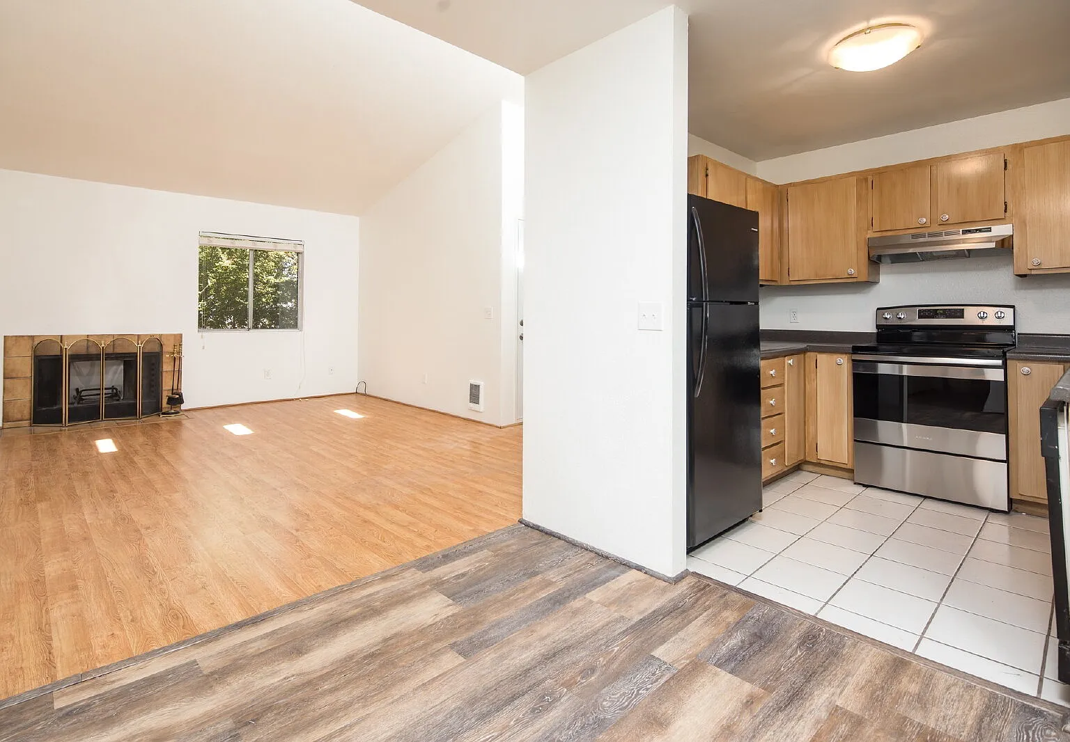2 bed, 2.0 bath, 919 sqft, $1,350 — Photo 1
