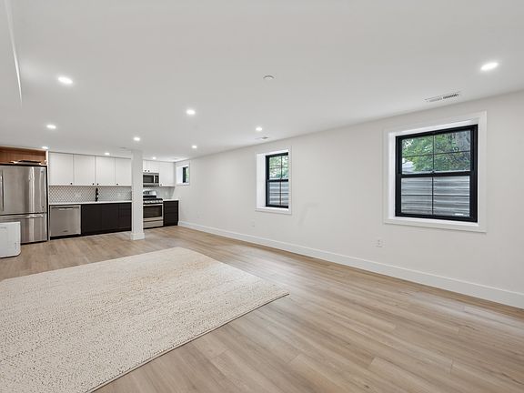 Main living room/Kitchen
