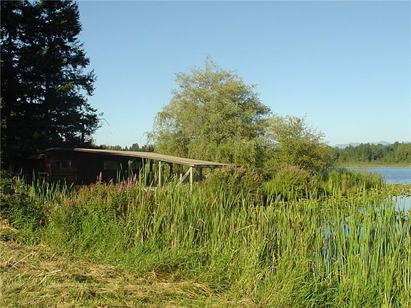 Private Dock & Boat House