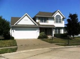 704 N Meadows Ct, Davenport, IA 52806