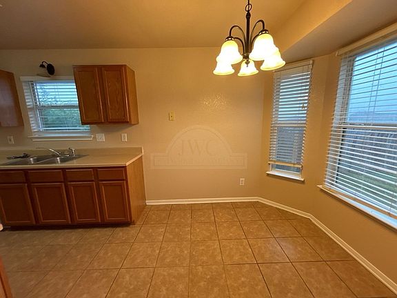 5th image of 2505 Southwood Dr