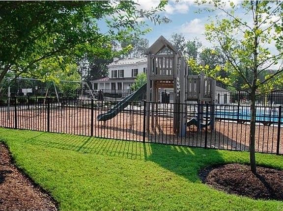 3rd image of 8043 Rutland Village Dr #1