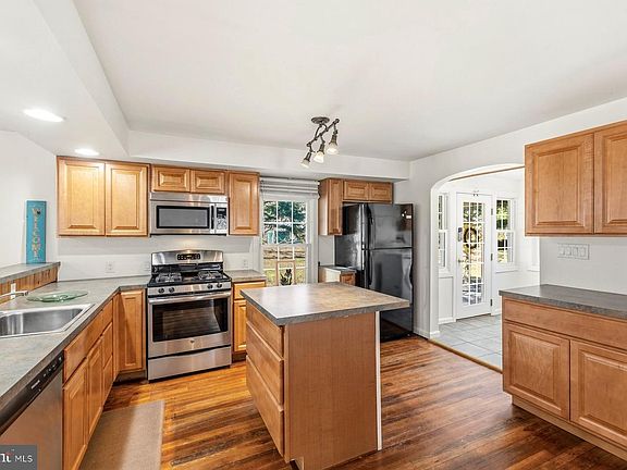 5th image of 5188 Skinners Neck Rd