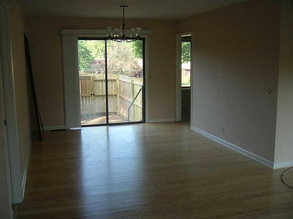 3rd image of 725 Albar Dr