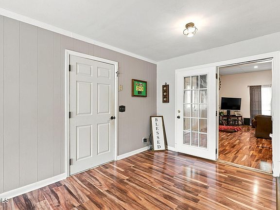 5th image of 3825 Hemlock Park Ln