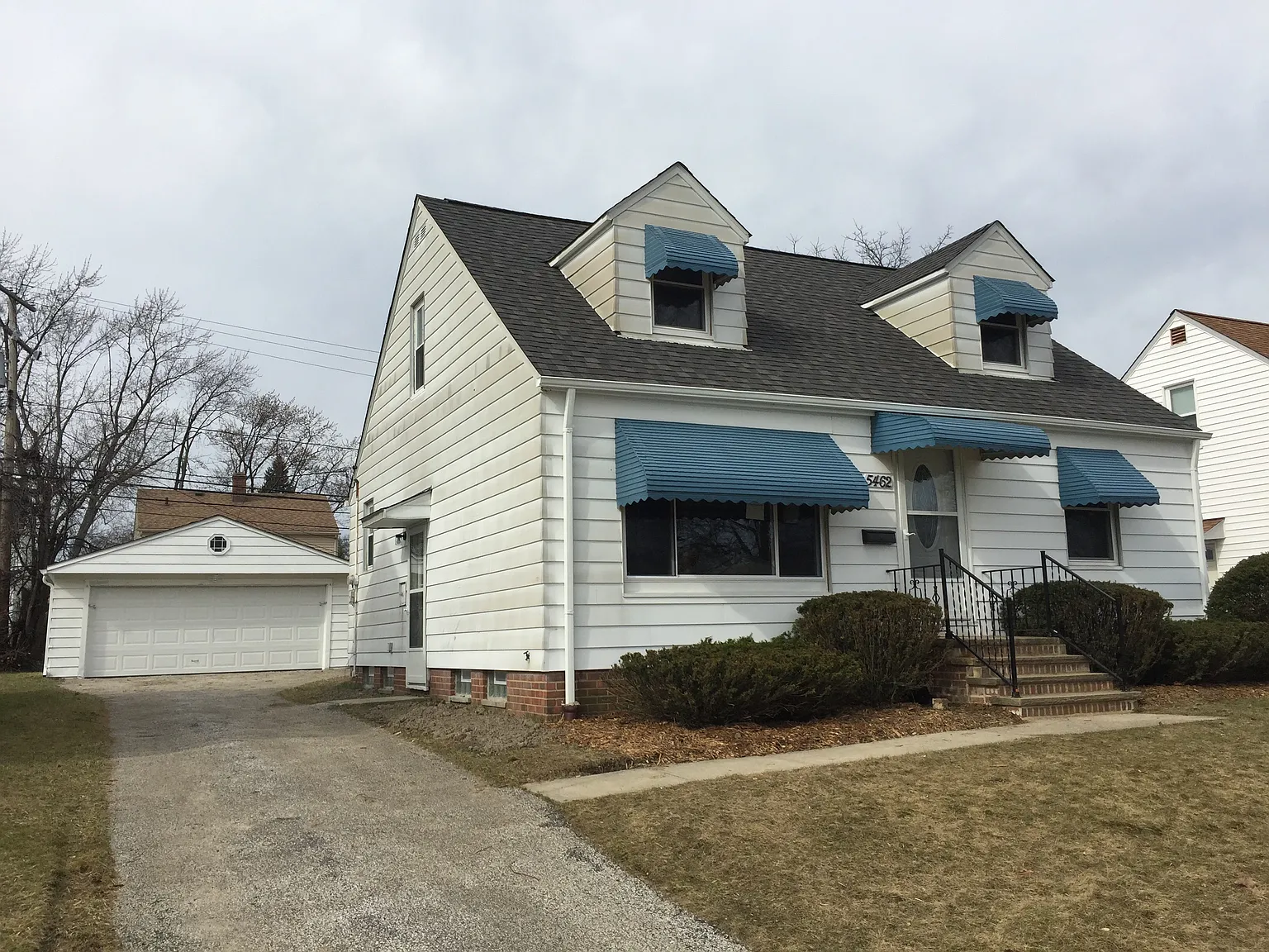 5482 Elmwood Ave photo 1