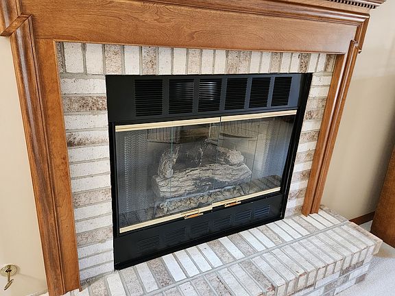 3rd image of 2416 Simpson Ln