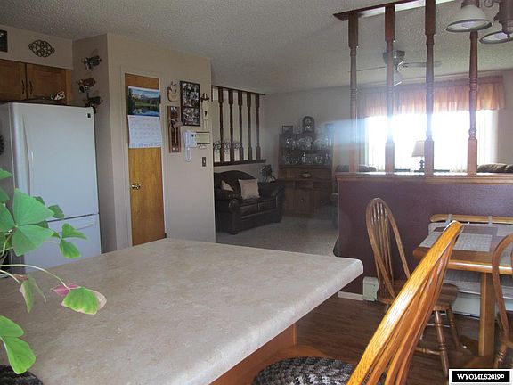 4th image of 908 W Main Ave