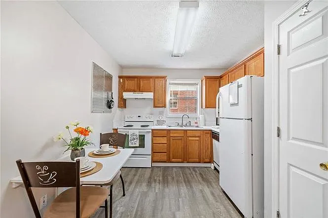 2 bed, 1.5 bath, 1000 sqft, $1,595 — Photo 4