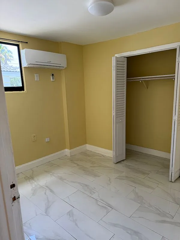 1 bed, 1.0 bath, 400 sqft, $1,300 — Photo 4