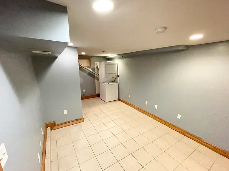 241 W 3rd St #2F — Photo 7