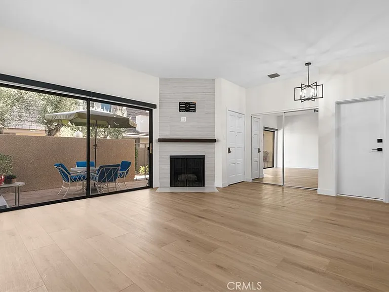 18417 Collins St #D — Photo 11