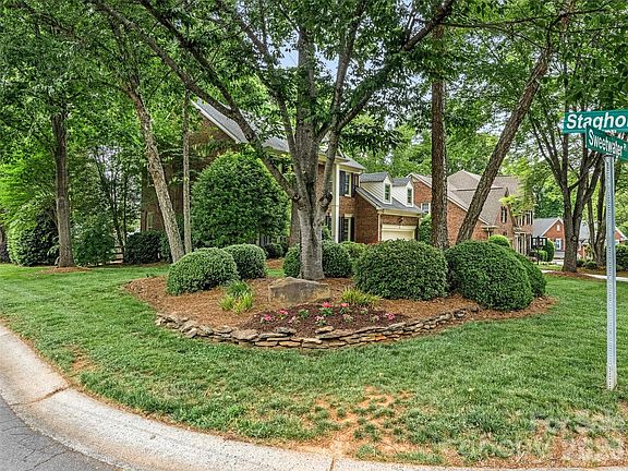 2nd image of 8808 Sweetwater Pl