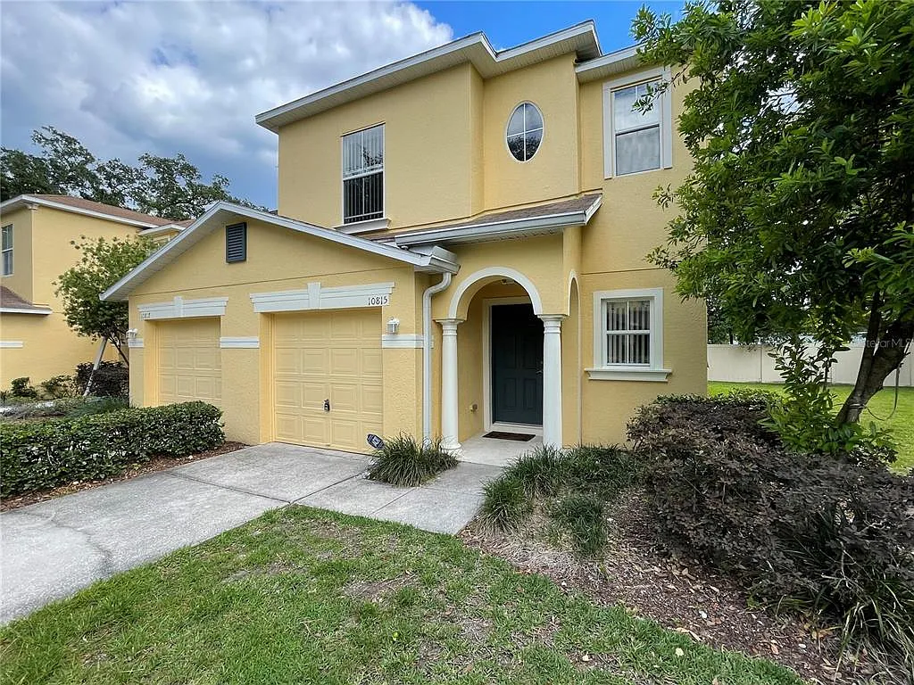3 bed, 2.5 bath, 1824 sqft, $2,250 — Photo 1