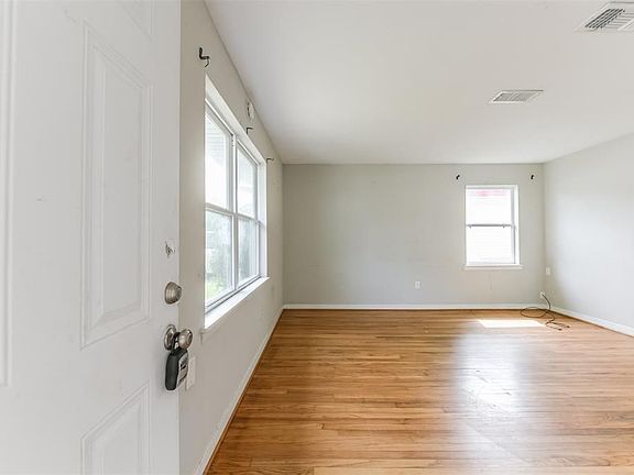5th image of 113 Gresham St