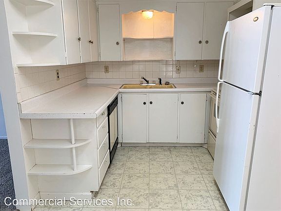 3rd image of 733 S Ash St #7770484