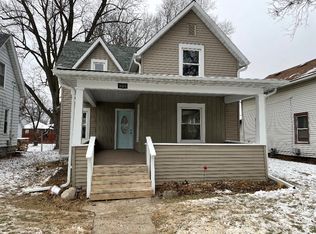 909 7th Ave, Sterling, IL 61081