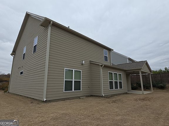 2nd image of 40 Riverclub Rd