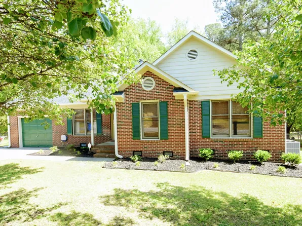 5050 Summer Ridge Rd, Fayetteville, NC 28303