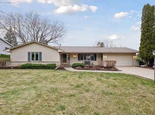 11108 19th Ave S, Burnsville, MN 55337