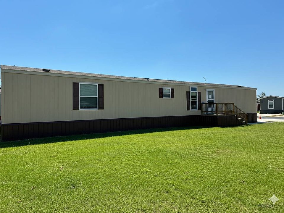 1st image of 272 Leaf Ln