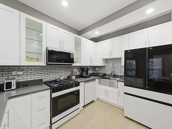 5th image of 231 E 59th St #1