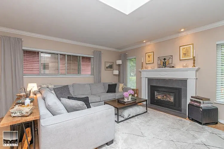 1280 21st Street West, North Vancouver — Photo 2