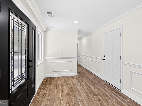 4th image of 217 Miller Ave
