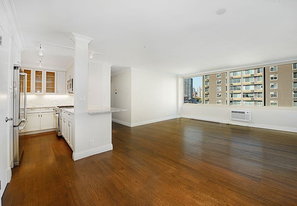 1st image of 555 Main St APT 804