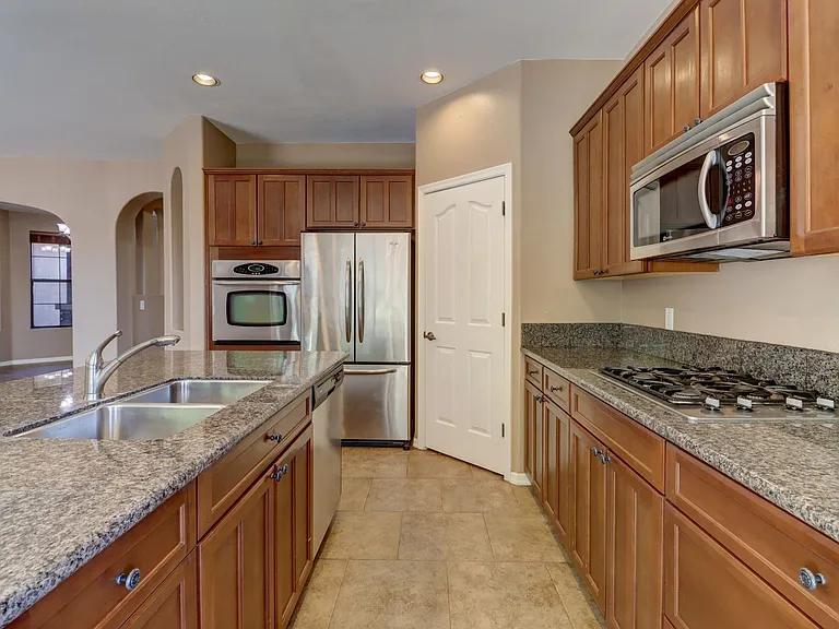 2905 Leonita Ct — Photo 12