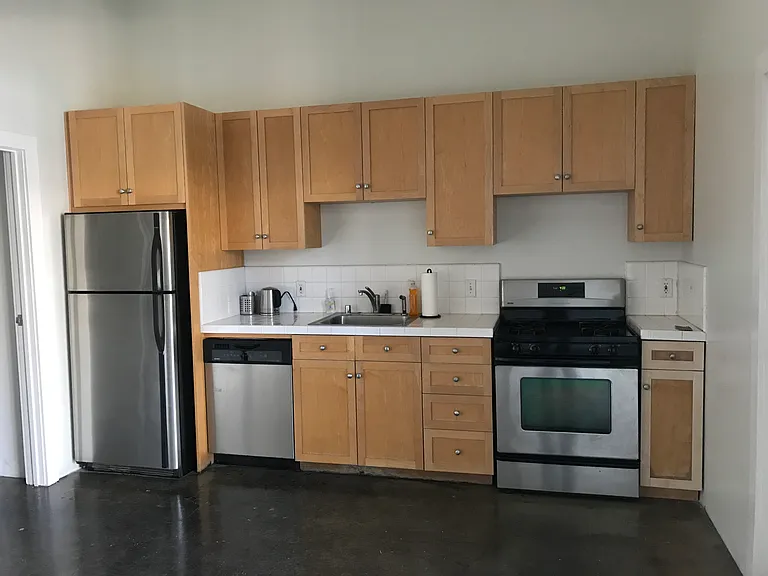 1330 Willow St — Photo 3
