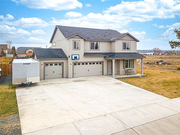 2nd image of 3195 W Peninsula Dr