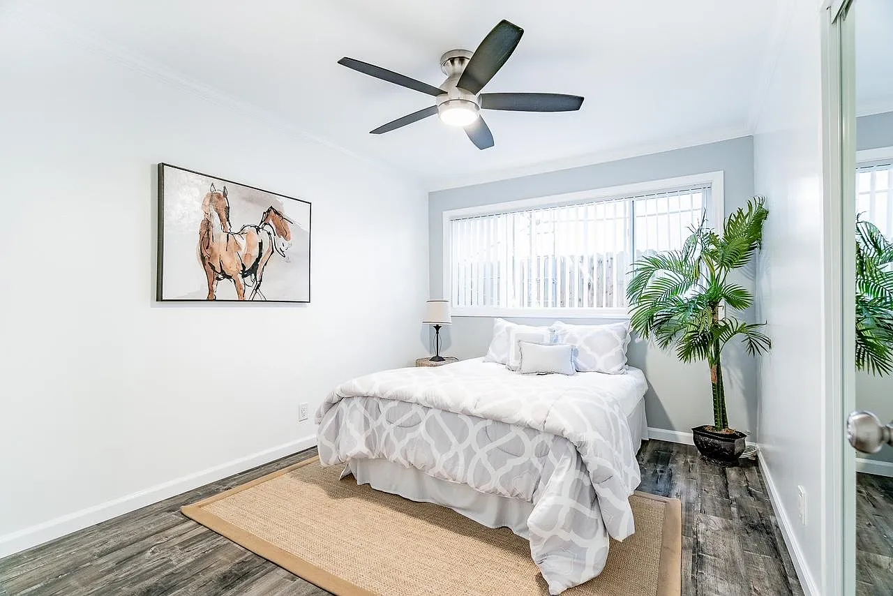 Palm View Village - Gardena — Photo 4