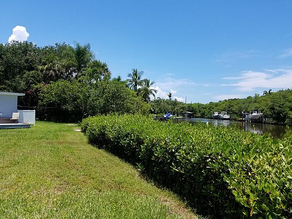 3rd image of 971 Pirate Cove Ln