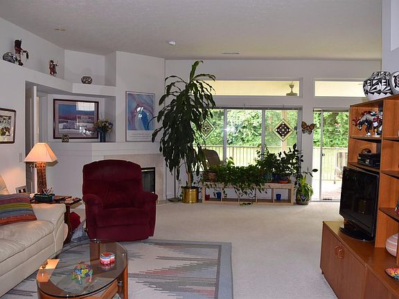5th image of 733 Southmeadow Cir