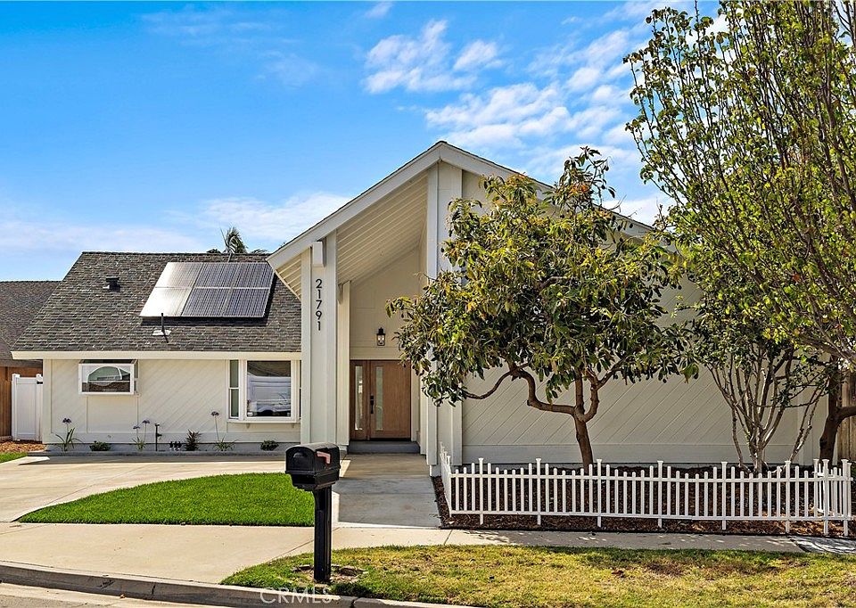 1st image of 21791 Summerwind Ln
